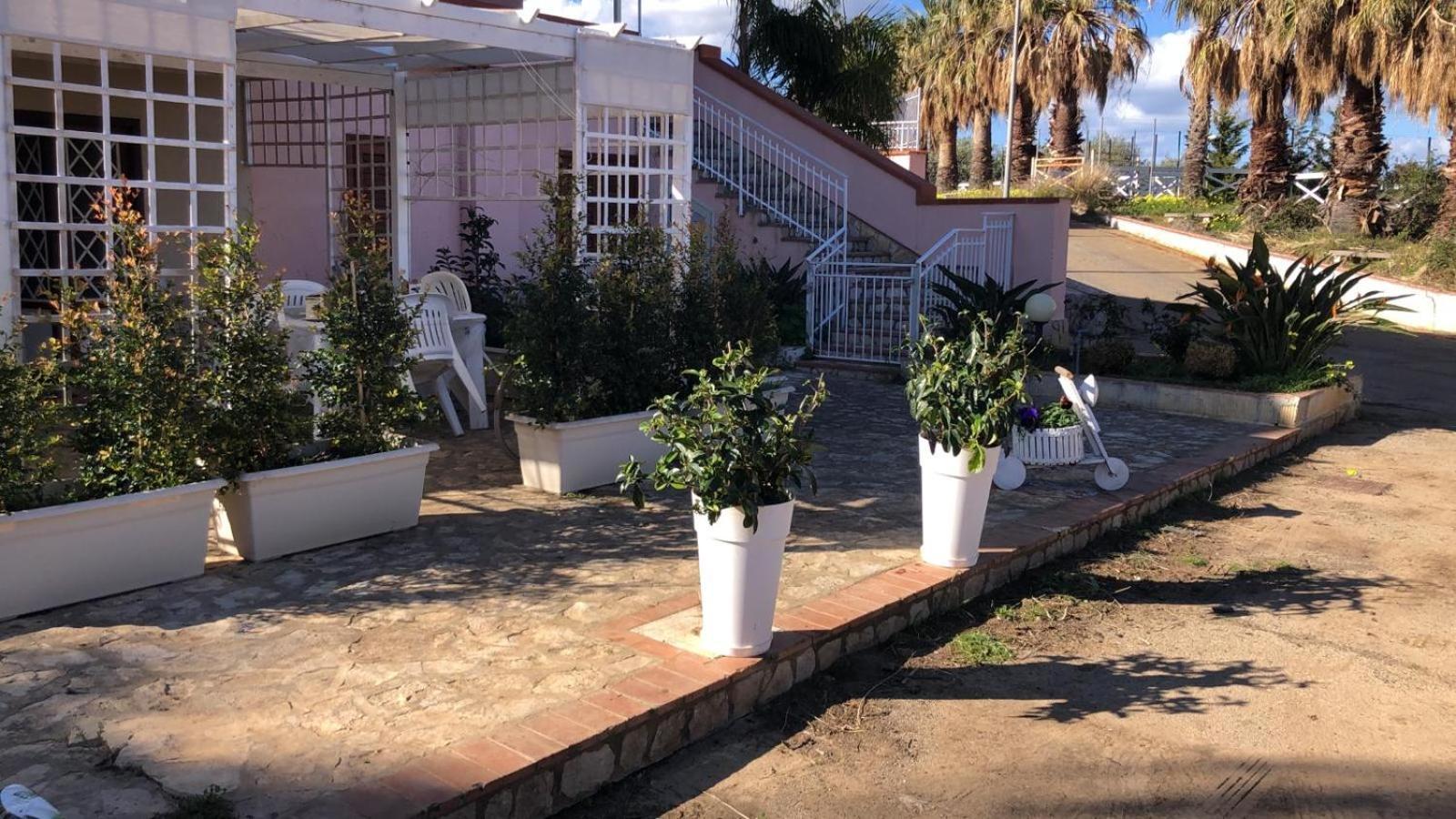 Milicia Apartment Mandra Capreria Bagian luar foto
